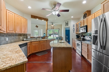 Well Built Country Home on 10 Acres- Bee County - image 25