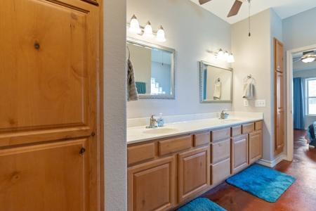 Well Built Country Home on 10 Acres- Bee County - image 47