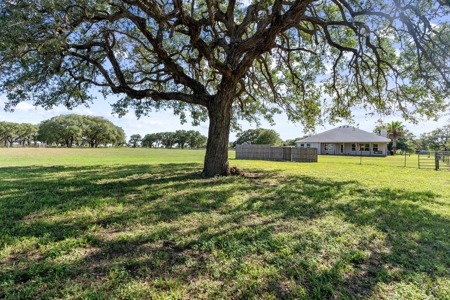 Well Built Country Home on 10 Acres- Bee County - image 9
