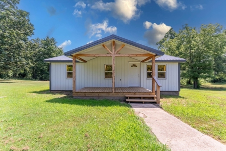 Country Home and 5 +/- Acres in Doniphan Missouri - image 2