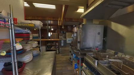 Helmer Store and Cafe - image 6