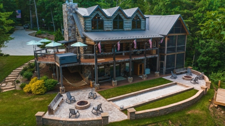 Stunning Lakefront Log Home for Sale in NC - image 2