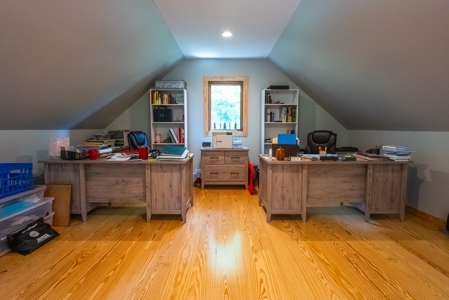 Stunning Lakefront Log Home for Sale in NC - image 19