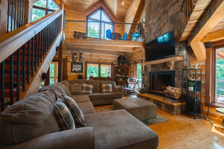 Stunning Lakefront Log Home for Sale in NC - image 5