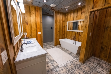 Stunning Lakefront Log Home for Sale in NC - image 11