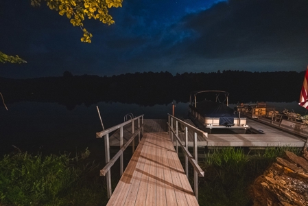 Stunning Lakefront Log Home for Sale in NC - image 39