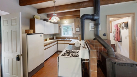 Serene Maine Lakefront Home - image 19