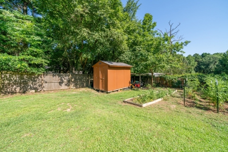 Country Home with Extra Lot North of Longview, TX - image 28