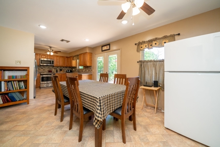 Country Home with Extra Lot North of Longview, TX - image 12