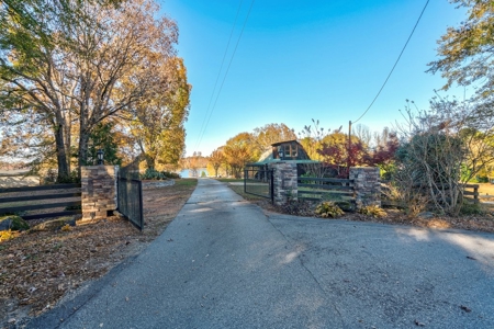 Lakefront property on Bear Creek Reservoir in Bogart, GA - image 36