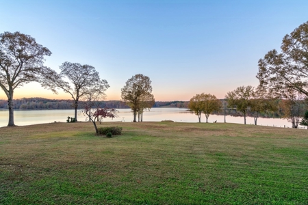 Lakefront property on Bear Creek Reservoir in Bogart, GA - image 29