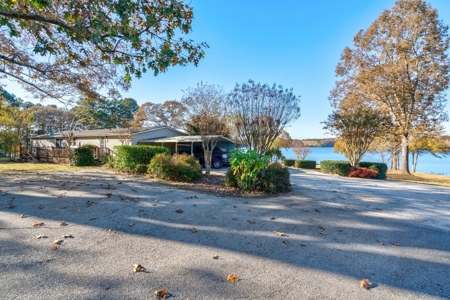 Lakefront property on Bear Creek Reservoir in Bogart, GA - image 40