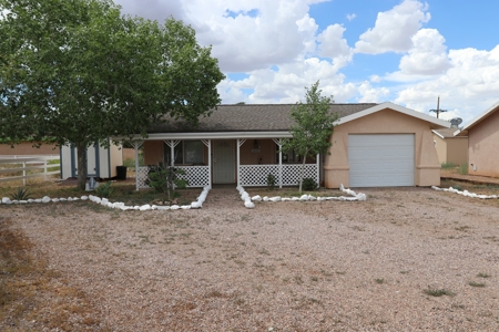Single family home in desirable Sunsites area of Pearce AZ - image 1