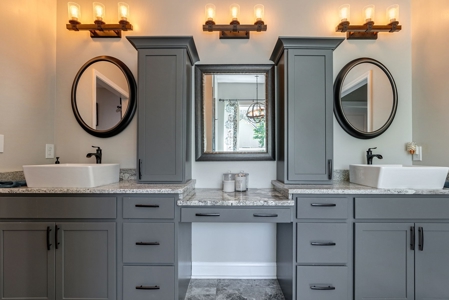 Luxury home out in the country - image 21