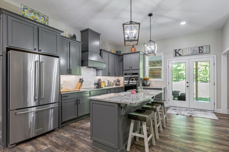 Luxury home out in the country - image 7