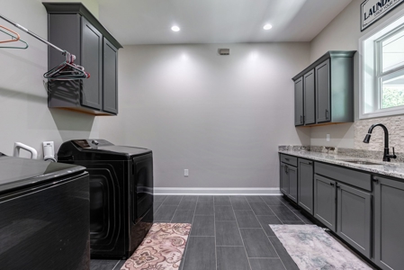 Luxury home out in the country - image 29