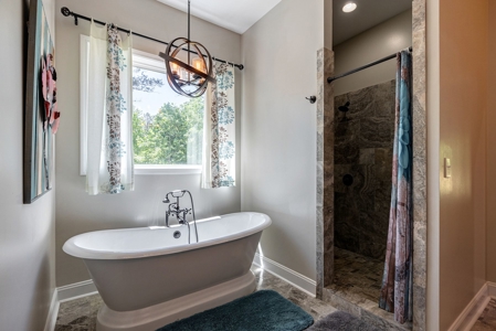 Luxury home out in the country - image 23