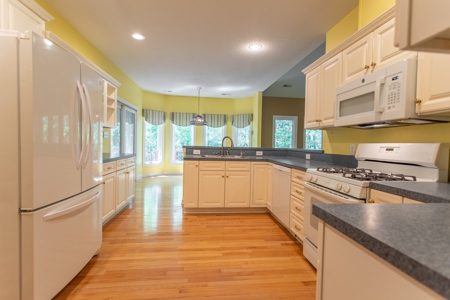 Albemarle Plantation Home For Sale - image 17