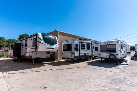 Turnkey Opportunity Established Family Business in Denison - image 28