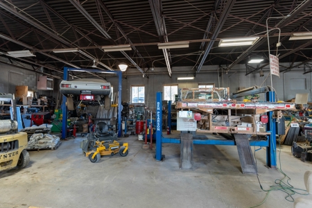 Turnkey Opportunity Established Family Business in Denison - image 21