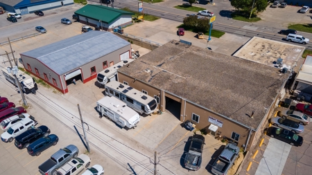Turnkey Opportunity Established Family Business in Denison - image 1