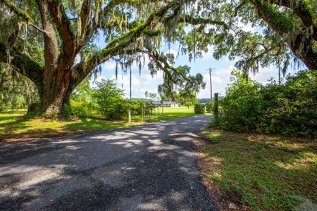 Home For Sale In Suwannee County !!! - image 25
