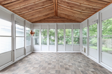 Home in the City of Waupaca For Auction - image 16