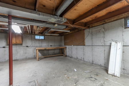 Home in the City of Waupaca For Auction - image 4