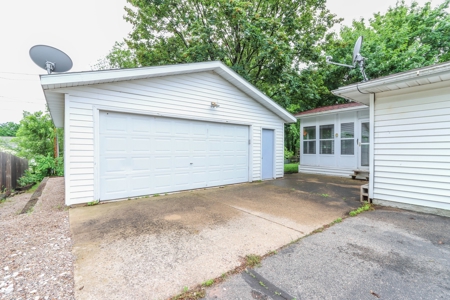 Home in the City of Waupaca For Auction - image 28
