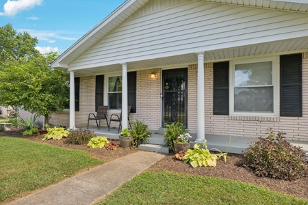 Country Home for Sale in Maury County, Tennessee - image 1