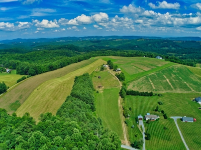 Fixer-Upper Farmhouse for Sale in Floyd VA - image 14