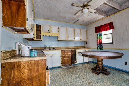 Fixer-Upper Farmhouse for Sale in Floyd VA - image 8