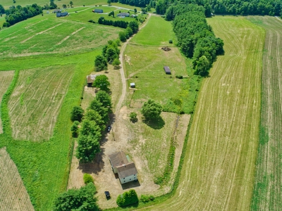Fixer-Upper Farmhouse for Sale in Floyd VA - image 16