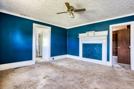 Fixer-Upper Farmhouse for Sale in Floyd VA - image 13