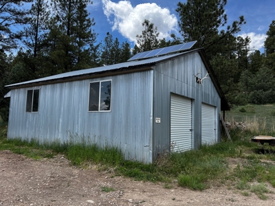 Passive Solar Masterpiece in the Carson National Forest - image 12