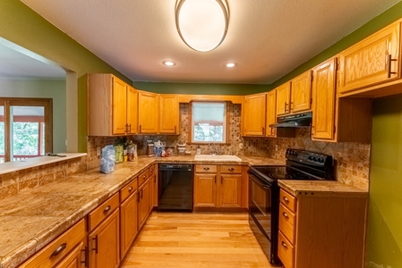Country Home and Acreage in West Plains Missouri - image 15