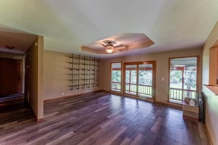 Country Home and Acreage in West Plains Missouri - image 16