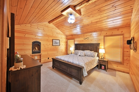 Log Home with Acreage and Horse Corrals For Sale in Colorado - image 17