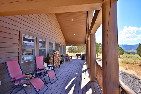 Log Home with Acreage and Horse Corrals For Sale in Colorado - image 26