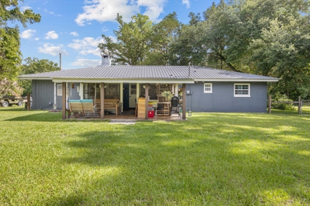 Adorable 3 Bedroom, 2 Bathroom Near The Wacassa River! - image 24