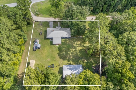 Adorable 3 Bedroom, 2 Bathroom Near The Wacassa River! - image 18