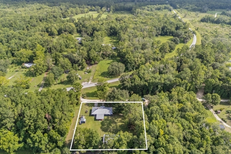 Adorable 3 Bedroom, 2 Bathroom Near The Wacassa River! - image 27