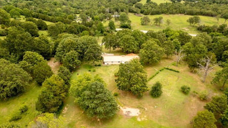 Ozarks Country Home And Shop On 15 Acres Near Salem Arkansas - image 36