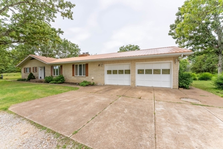 Ozarks Country Home And Shop On 15 Acres Near Salem Arkansas - image 2