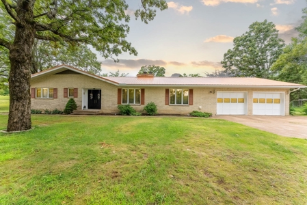 Ozarks Country Home And Shop On 15 Acres Near Salem Arkansas - image 1