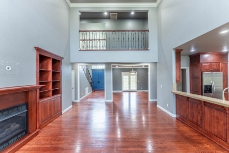 Stunning Luxury Home In The Ozarks - image 9