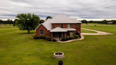 Stunning Luxury Home In The Ozarks - image 47
