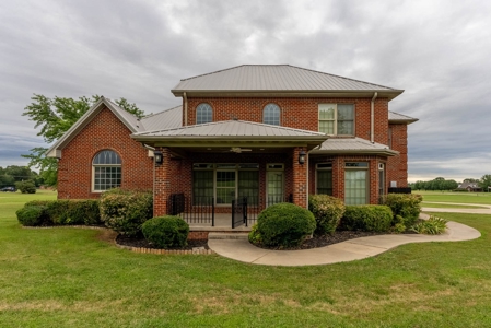 Stunning Luxury Home In The Ozarks - image 5