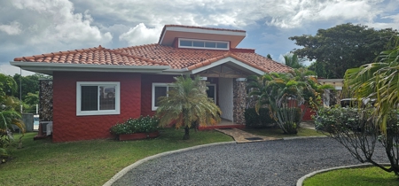 3 Bedroom House with pool in Cabuya, Chame - image 1