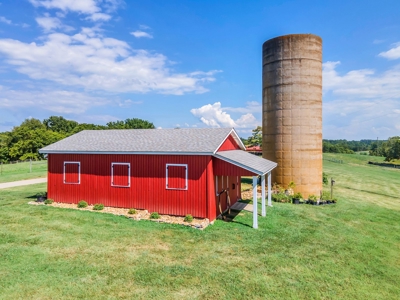 Private Country Home In Tennessee With Shop, Pond, Fencing - image 44